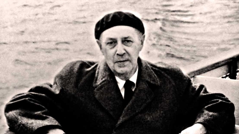 Márai Sándor, eredeti nevén márai Grosschmid Sándor Károly Henrik[9] (Kassa, 1900. április 11. – San Diego, Kalifornia, 1989. február 21.) magyar író, költő, újságíró.