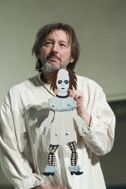 Dúl-fúl és elnémul Dúl-fúl és elnémul