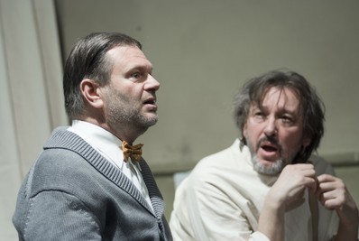 Dúl-fúl és elnémul Dúl-fúl és elnémul