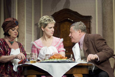 Voith Ági, Marjai Virág, Koltai Róbert - © theater.hu - Ilovszky  Béla