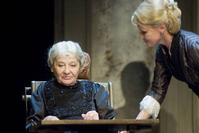 Törőcsik Mari, Nagy-Kálózy Eszter - © theater.hu - Ilovszky  Béla