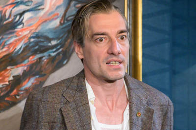 Apád előtt ne vetkőzz Apád előtt ne vetkőzz