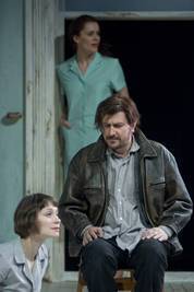 Hámori Gabriella, Széles László, Kerekes Viktória - © theater.hu - Ilovszky  Béla